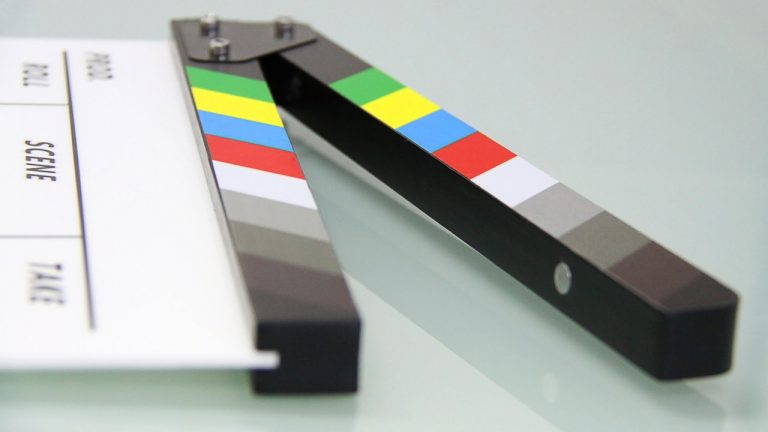 HOW TO CREATE YOUR OWN CLAPPERBOARD